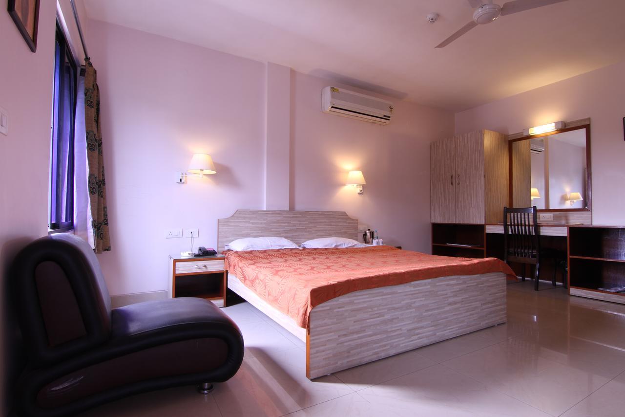 Hotel Rajawas Dibrugarh Exterior foto